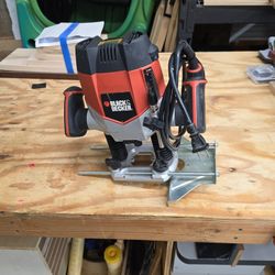 Black & Decker Plunge Router