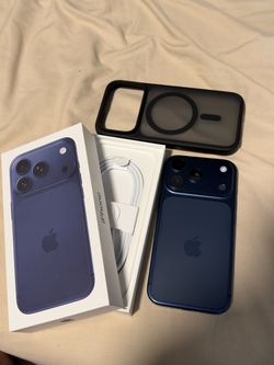 iPhone 17 Pro 256GB - Unlocked - Excellent Condition + Extras!