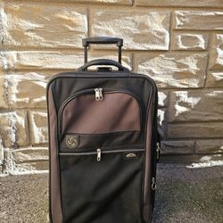 suitcase / luggage 