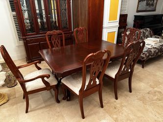 Extendable large dining room table for eight