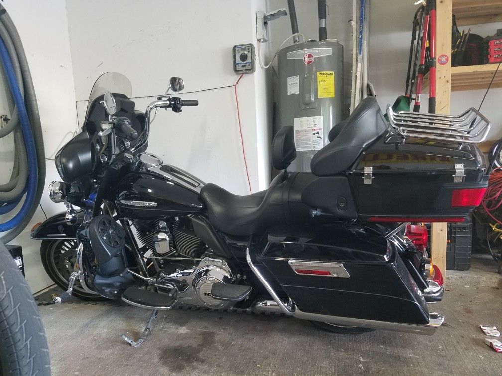2011 ultra glide classic LOW MILES