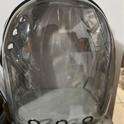 Back extendable pet carrier cleaning needed  scratch as picture shows