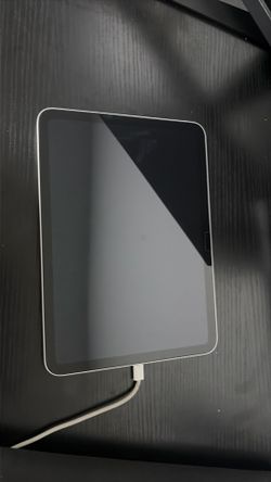 ⭐️ iPad 10th Gen WiFi 64GB (Price is Nego)