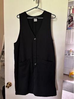 Black V-Neck Midi Shift Dress with Front Pockets