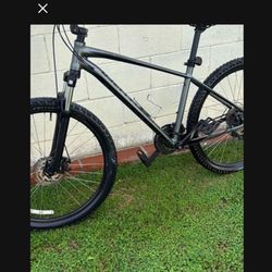 Specialized Mountain Bike, Aluminum Frame Size L. Great Condition. $330