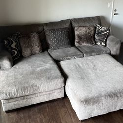 Sectional Couch With Ottoman