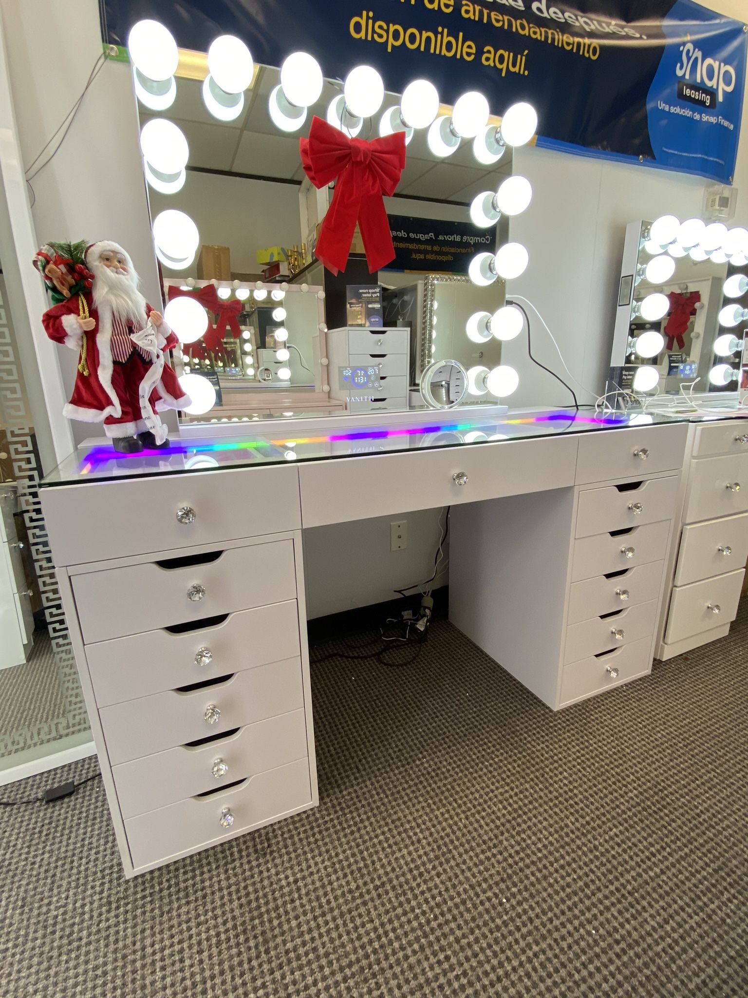 New Smart Make Up Vanity W Bluetooth 