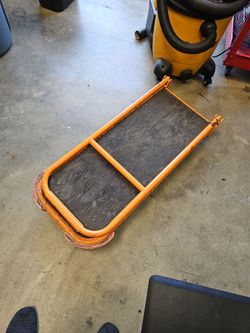 Small rolling platform