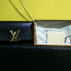  Louis Vuitton black calfskin leather Chain Louise GM clutch bag. 