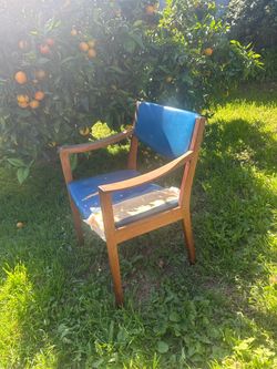 Gunlocke mid century walnut guest chair.