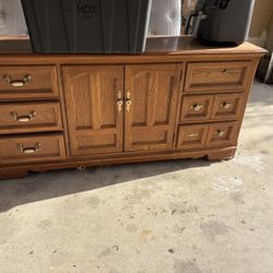 Bed Dresser With Matching Queen Back Board Wood