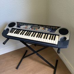 Yamaha PSR-160 Key Portable Keyboard Piano with stand