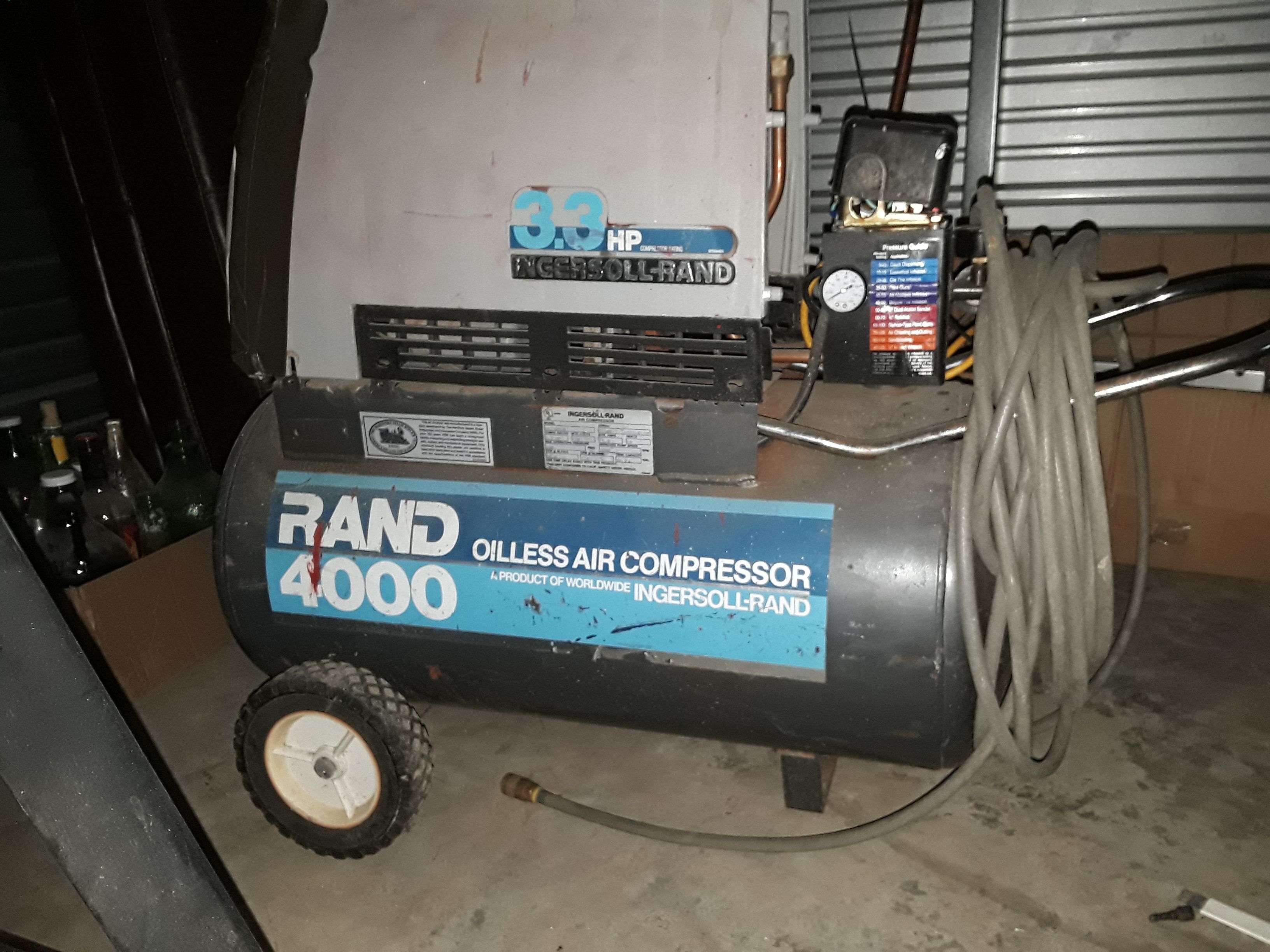 Air Compressor Ingersoll Rand 20 gal. 3.3hp