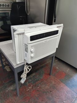 Toshiba 5000 BTU Window air conditioner RAC-WK05T2CMRU