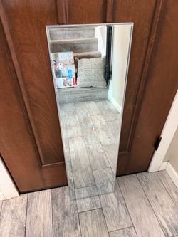 Wall mirror