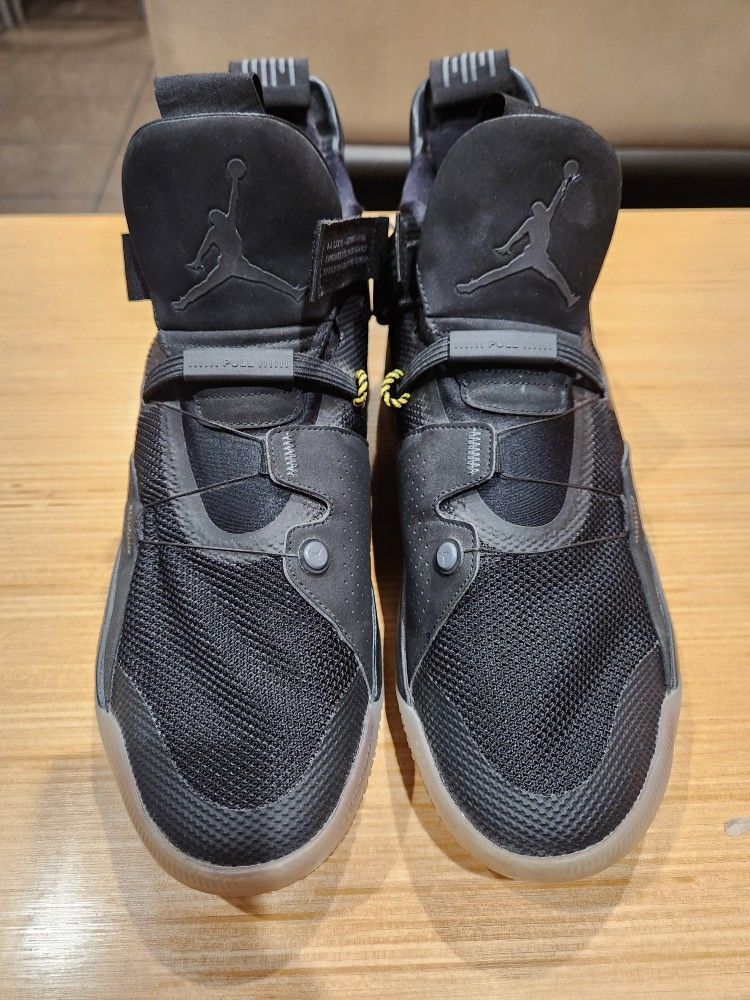 Nike Air Jordan 33 Utility Blackout Sneakers