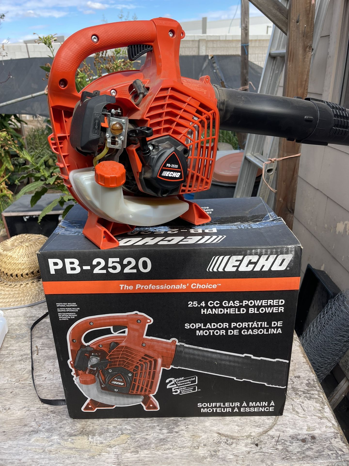 ECHO 170 MPH 453 CFM 25.4 cc Gas 2-Stroke Handheld Leaf Blower