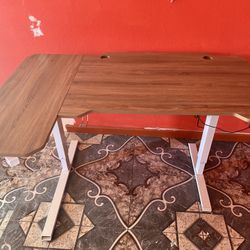 Electric Desk, Standing Or Sitting 