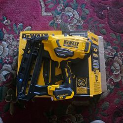DeWalt 20V XR Brushless 16-Gauge Finish Nailer