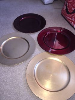 Set of four. Two gold plates two red plates