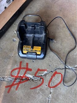 Cargador nuevo solo era el display dewalt de 40 voltios