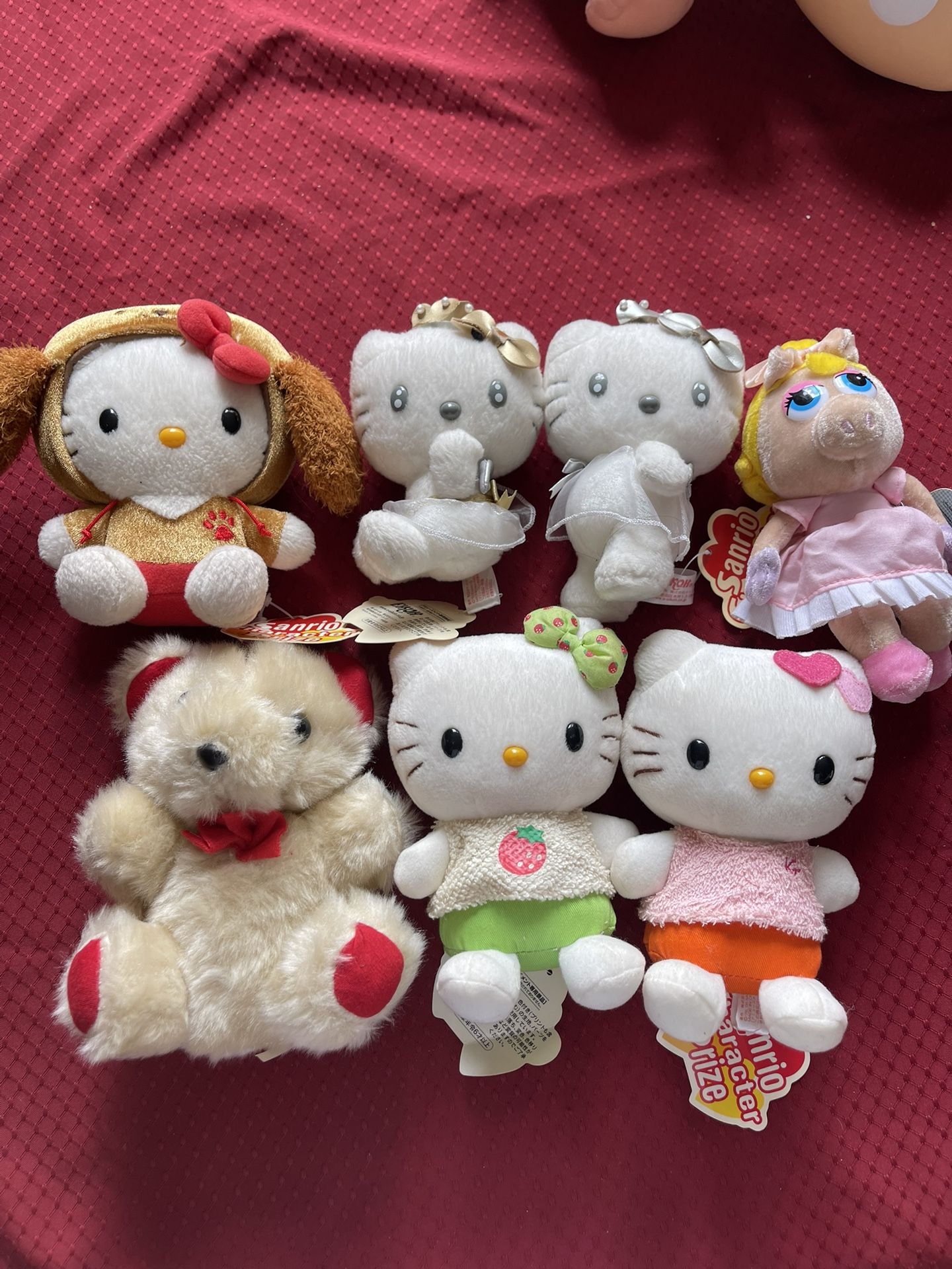 9 Teddy Bears / Hello Kitty 