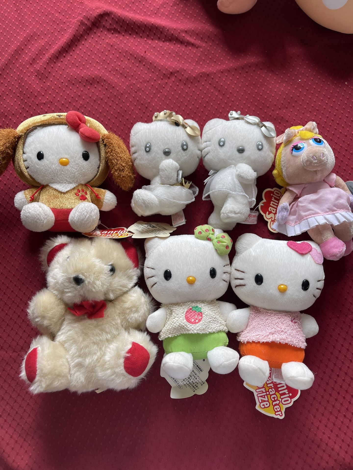 9 Teddy Bears / Hello Kitty