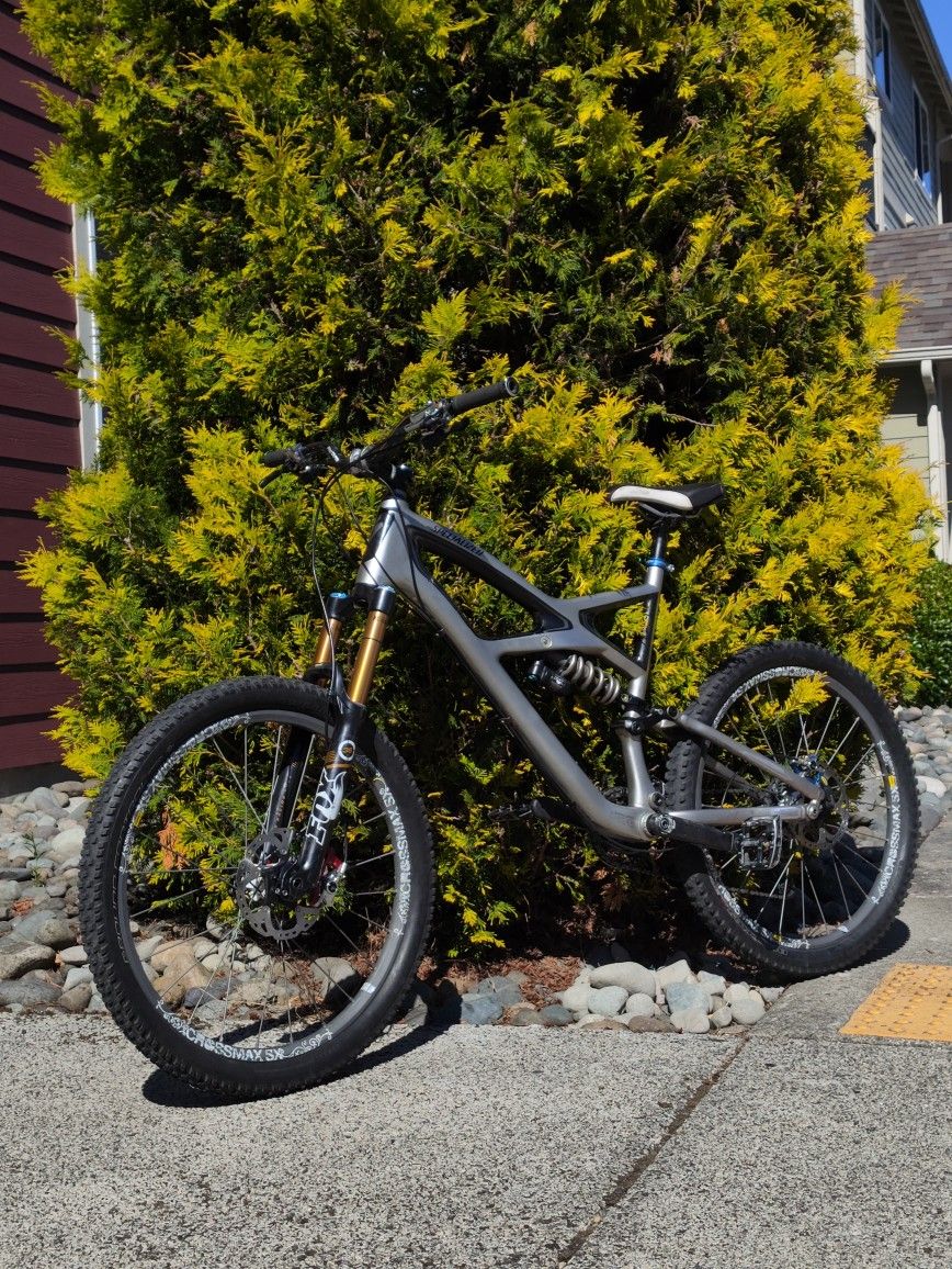 Specialized Enduro Carbon Pro (Size L) – High-End Enduro Bike