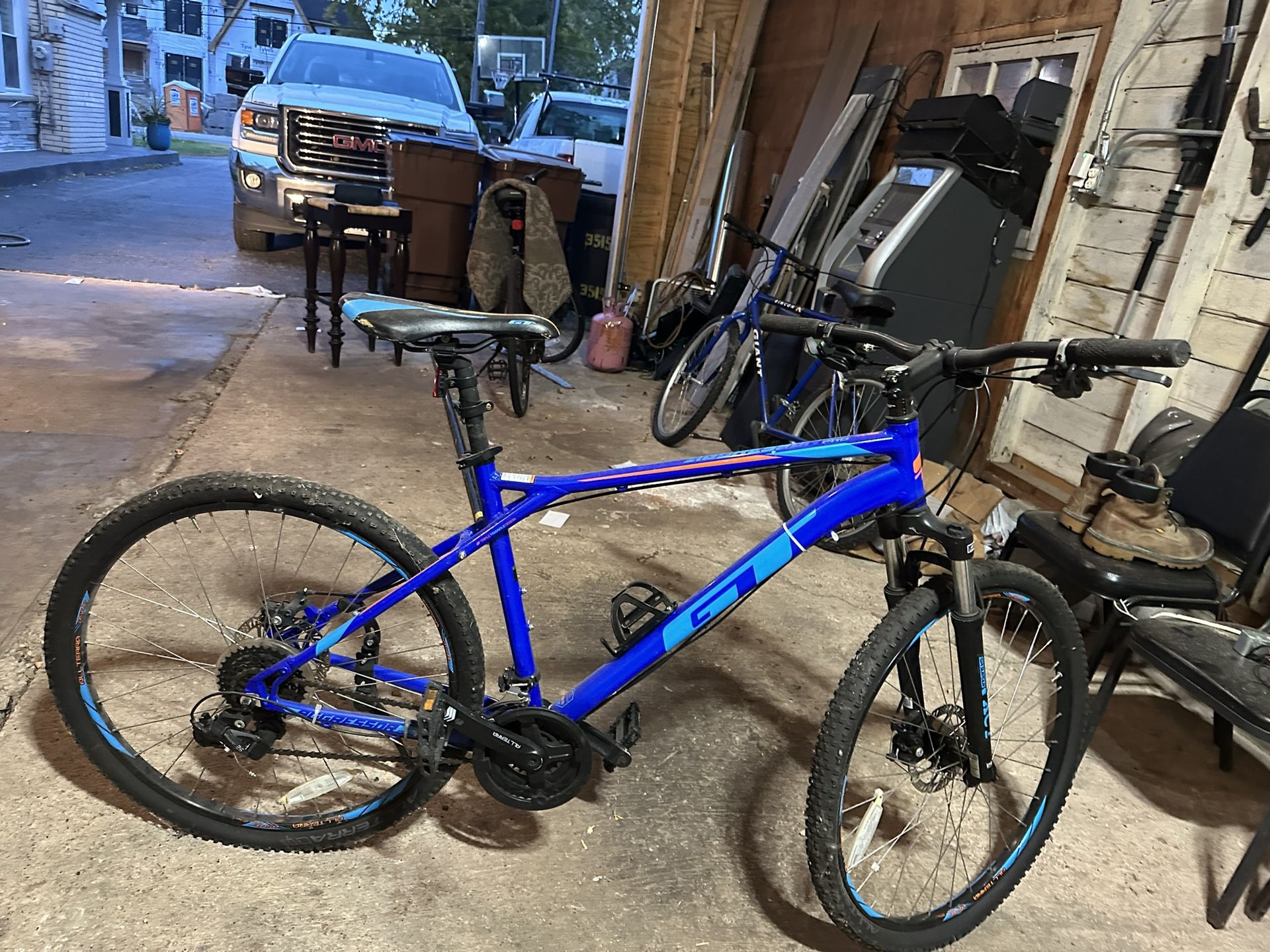 GT Aggressor Mountain Bike