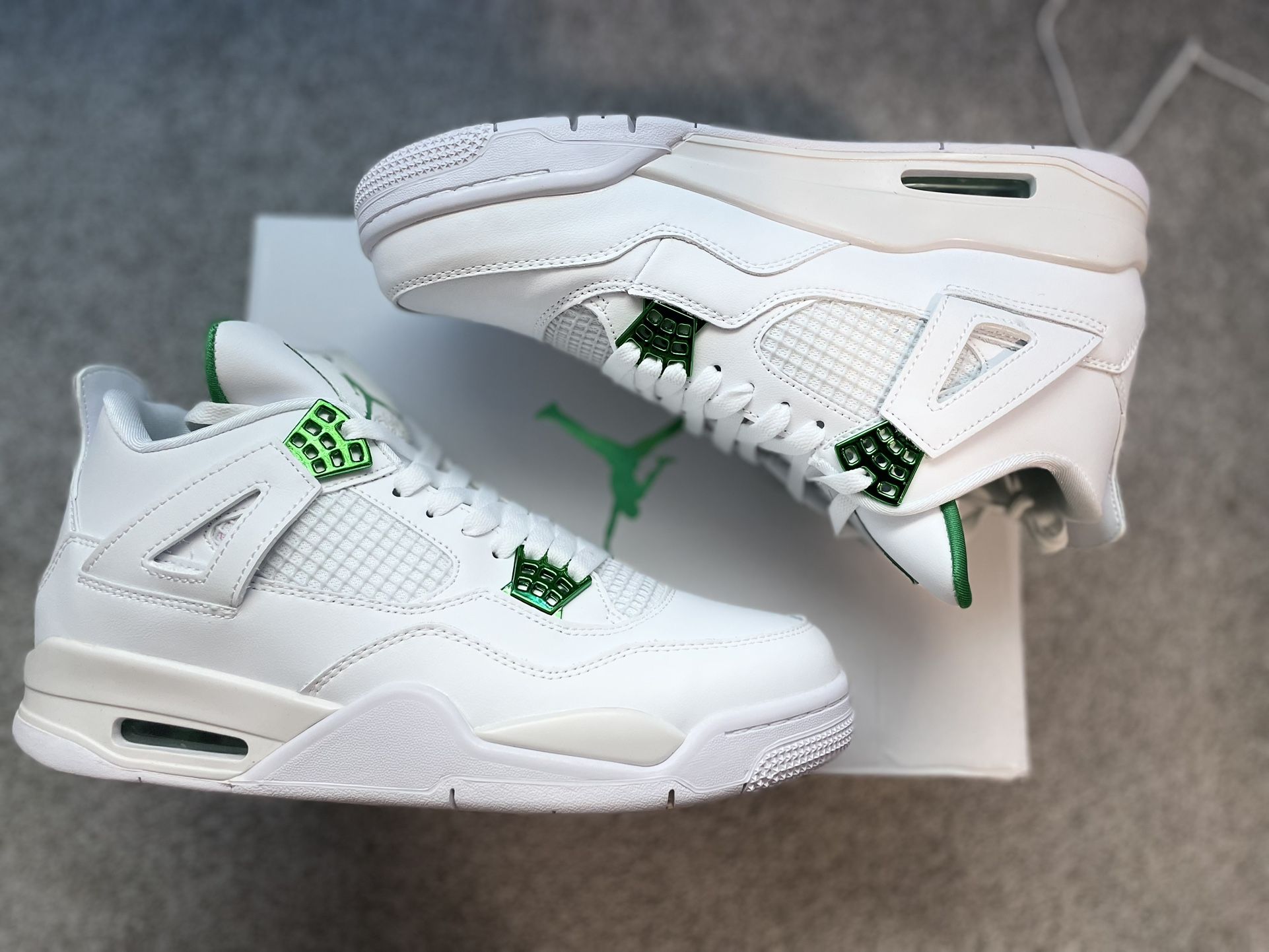 Jordan 4 Metallic Green Size 10