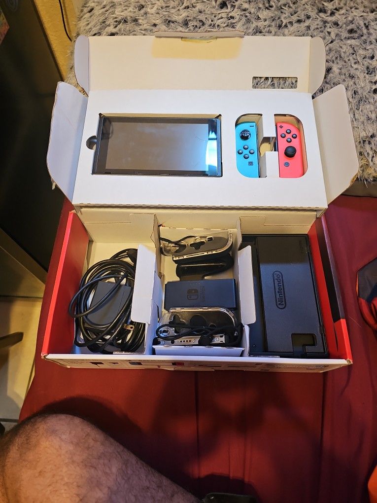 Nintendo Switch, Adult Owned, All Accessories Included