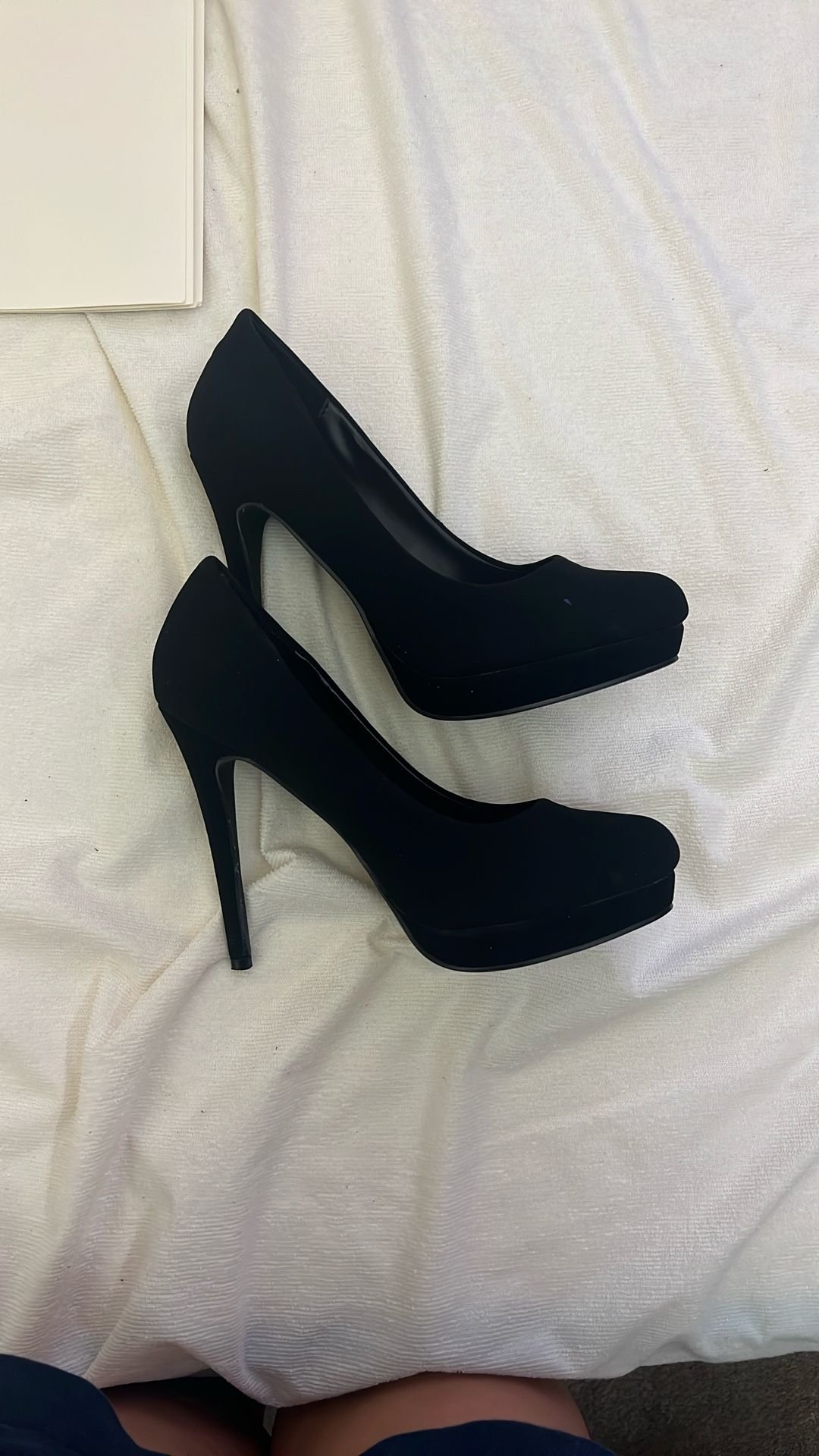 Women high-heeled shoes