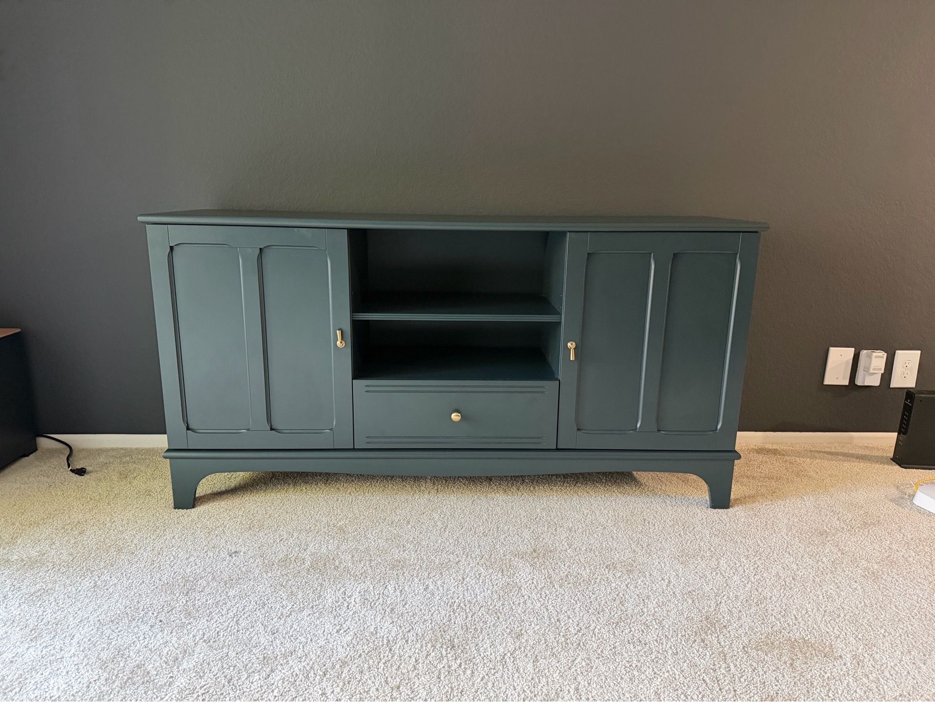 Tv stand/ entertainment center