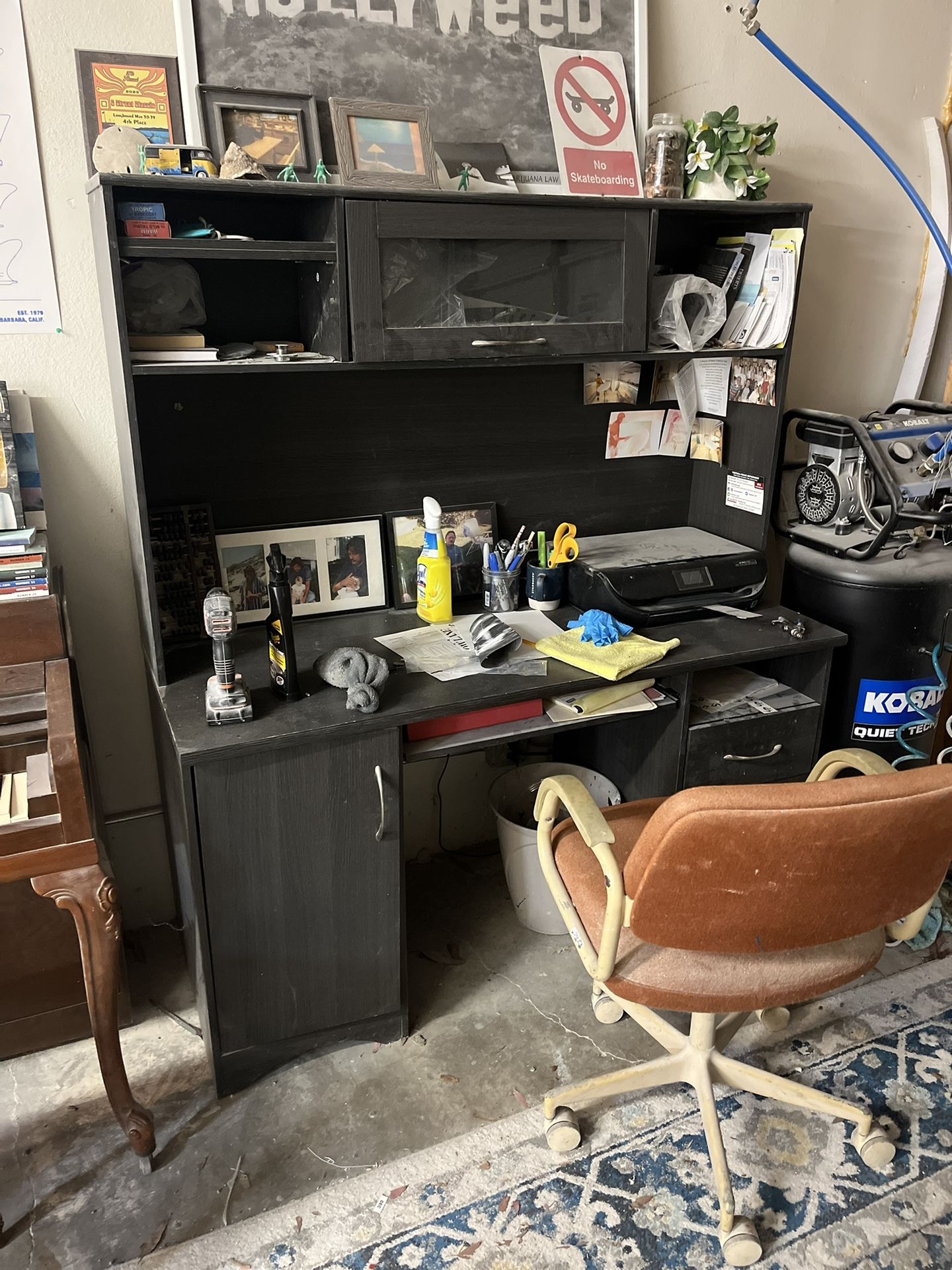 Desk And Two Filing Cabinets In Excellent Condition
