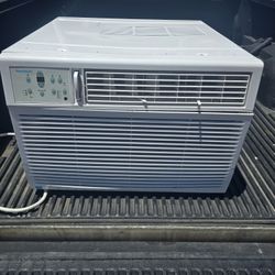 25,000 BTU Air conditioner 