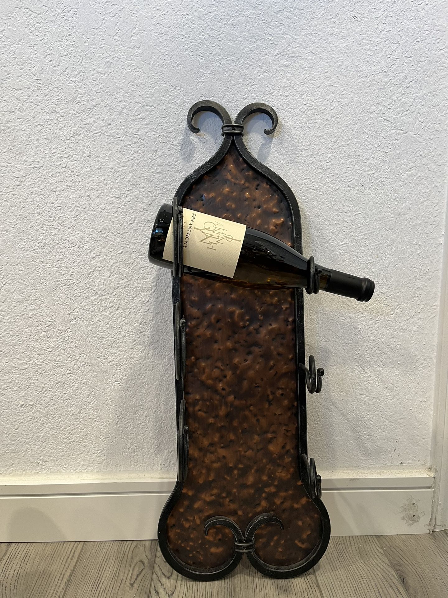 Wall-mounted Wine Rack