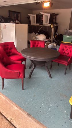 Red BOMBAY Tufted Silk-blend Accent Chair