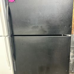 Black Kenmore refrigerator (delivery+install available) Height 66 x width 33