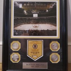 Boston Bruins Championship Collectible Plaque With 4 Silver Plated Medallions #516. 