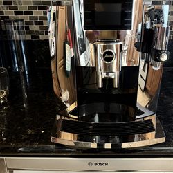 Jura E8 Automatic Espresso Machine (Black Chrome)