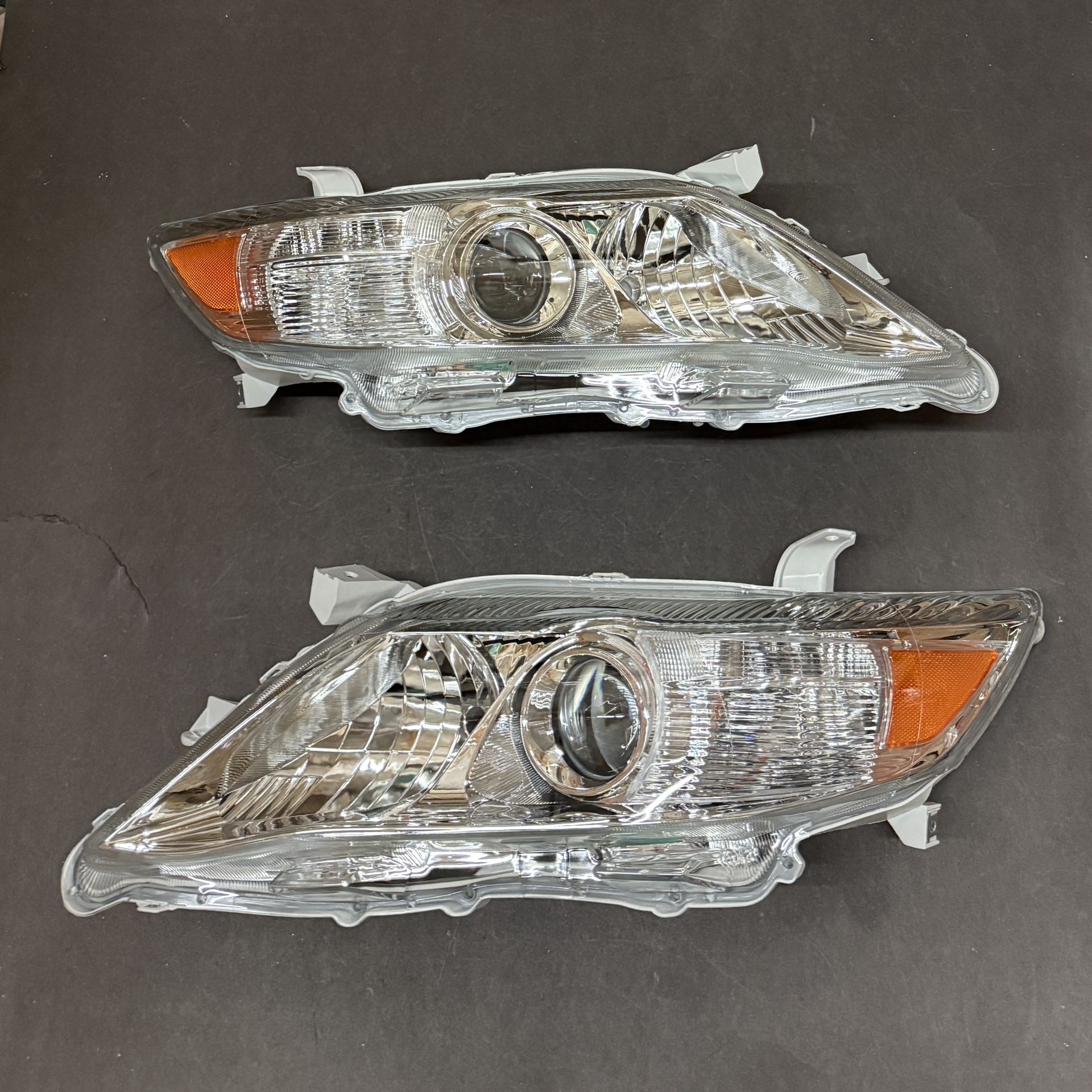 Pair 2010-2011 Toyota Camry  Chrome Headlights Headlamps Assembly Driver Passenger Side