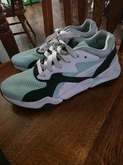 Puma Low-Top Sneakers Mint Green and Black Size 9 women's