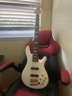 Yamaha BBNE2 5-String/ White