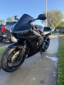 R6 Yamaha 2004