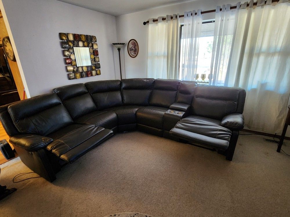 Sectional With Two Recliners