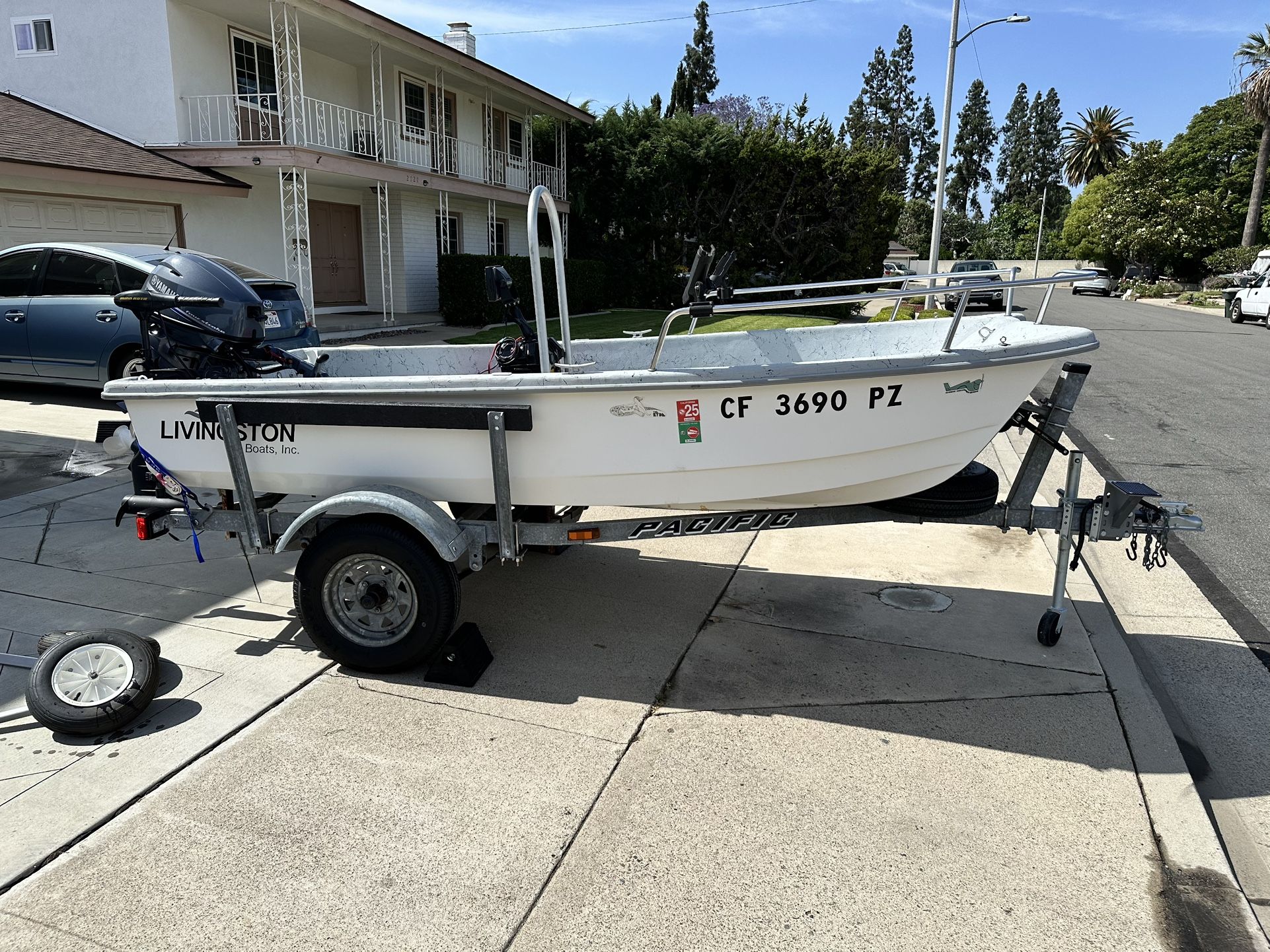 2001 Livingston 12C