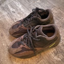 Yeezy Mauve 