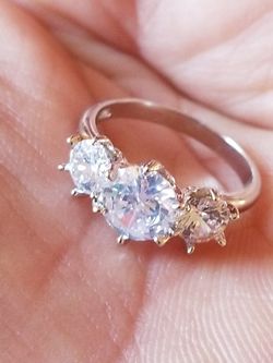 Women's moissanite engagement promises ring