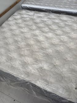California king size bed mattress king koil intimate medium euro top pillow Serta Sealy Stearns & foster Aireloom Kluft hotel collection saatva avocad
