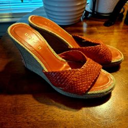 Women's SZ 6 Wedge Sandals Pumps Unisa Red Woven Leather READ ALL